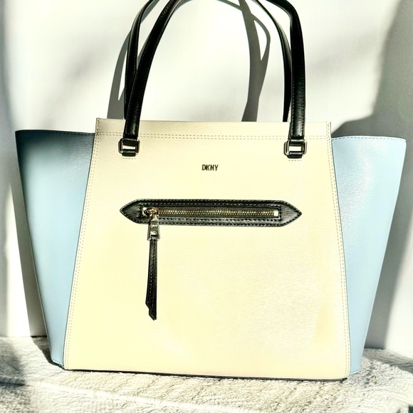 NWT DKNY Chelsea Tote - Picture 2 of 4